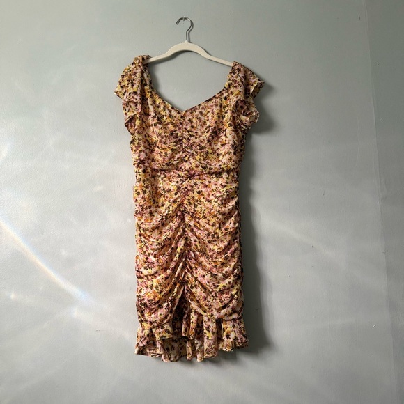 Astr Dresses & Skirts - ASTR the label Shirred Flutter Mini Dress